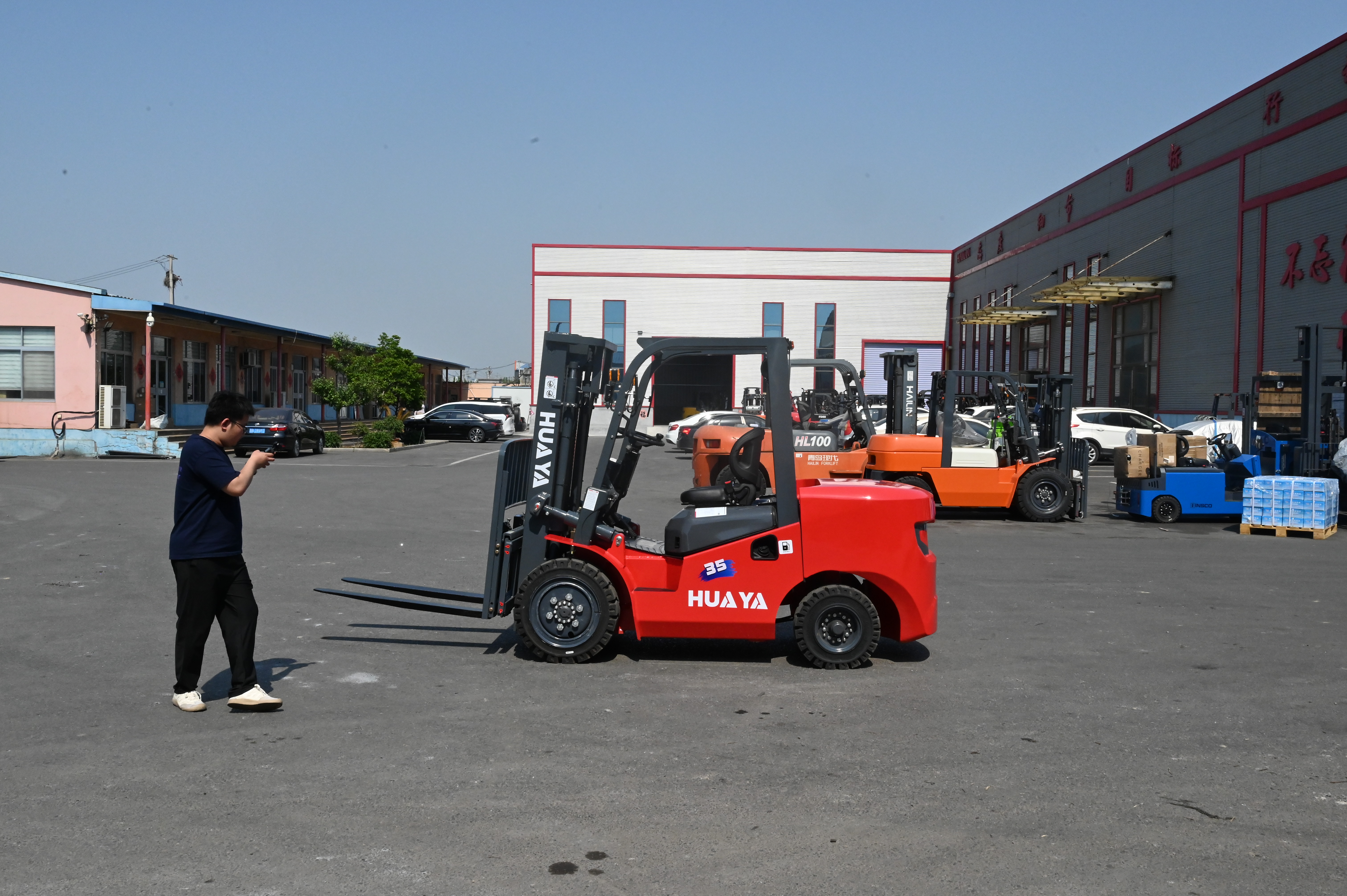 HUAYA Forklift Hydraulic Attachment Flexibility