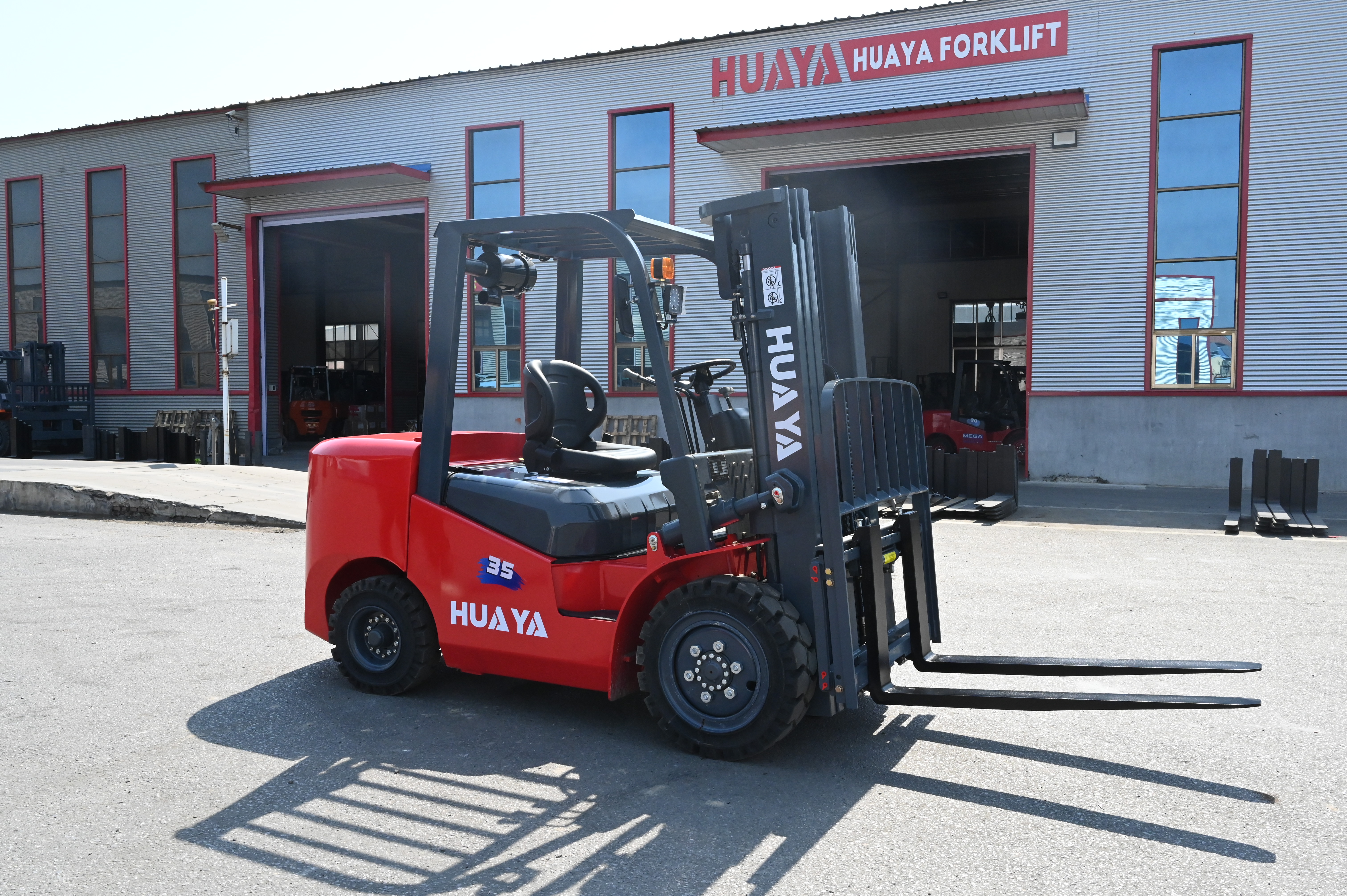 HUAYA Forklift Heavy-Duty Durability