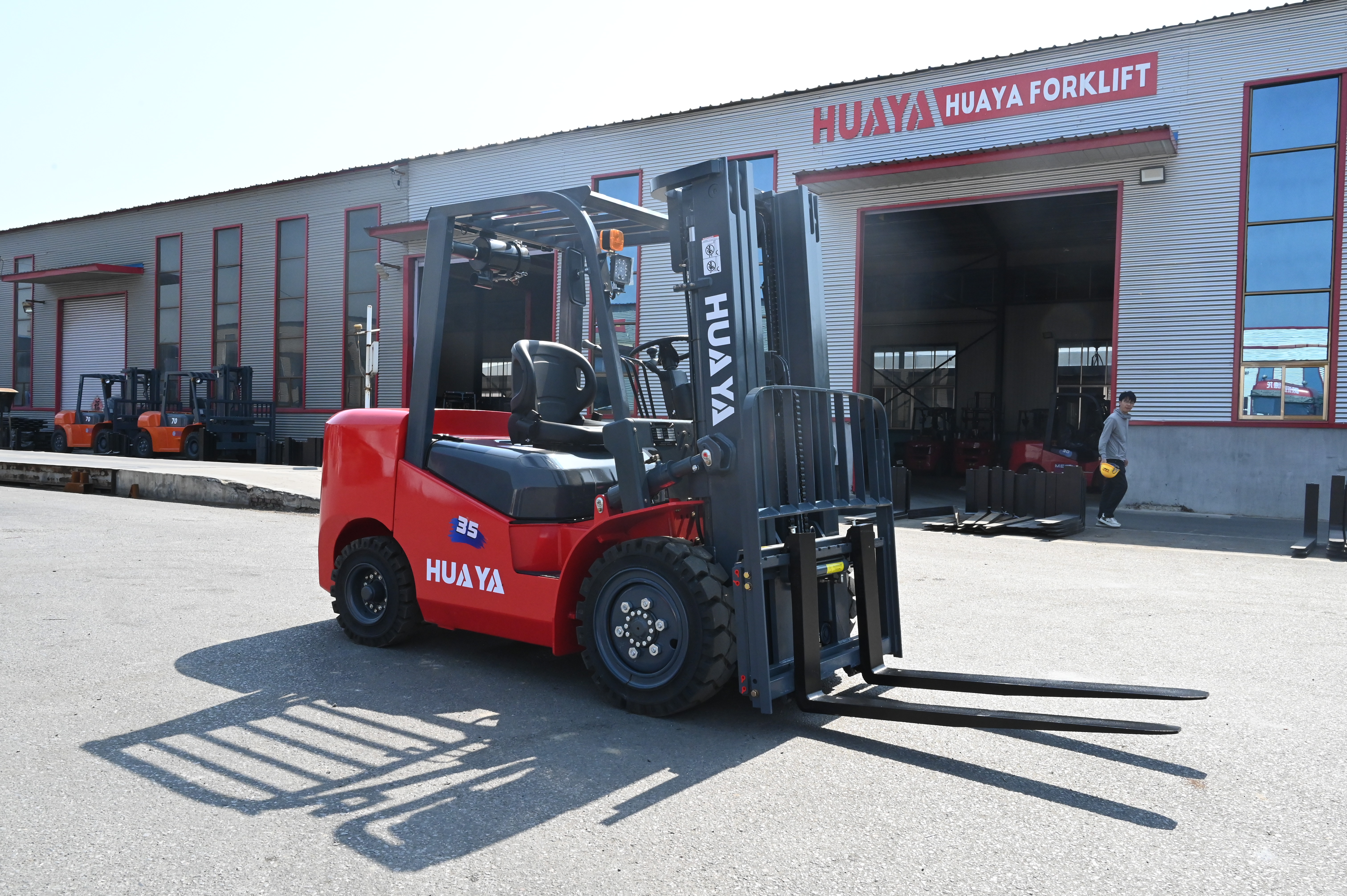 HUAYA Forklift Building Construction